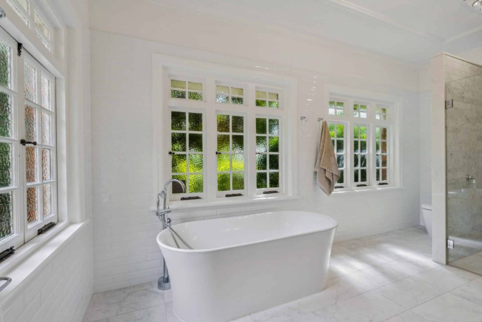 Brisbane renovation builders, high-end home renovations, Brisbane home extensions, custom home builders Brisbane, award-winning builders Brisbane, sustainable home renovations, modern home design Brisbane