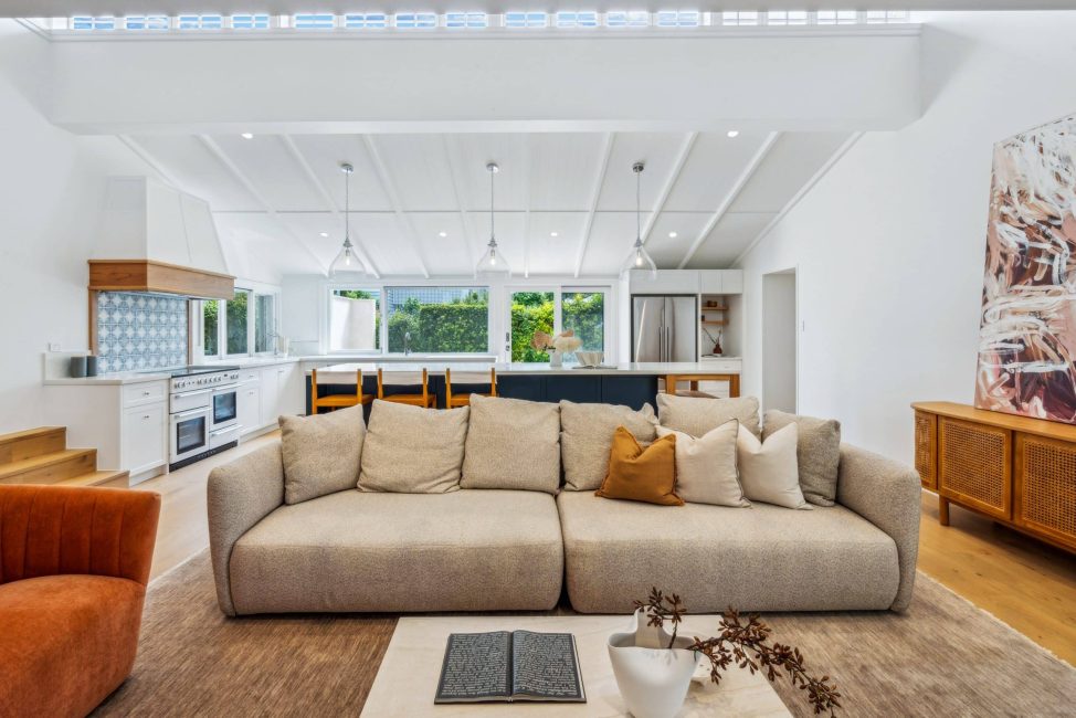 Brisbane renovation builders, high-end home renovations, Brisbane home extensions, custom home builders Brisbane, award-winning builders Brisbane, sustainable home renovations, modern home design Brisbane